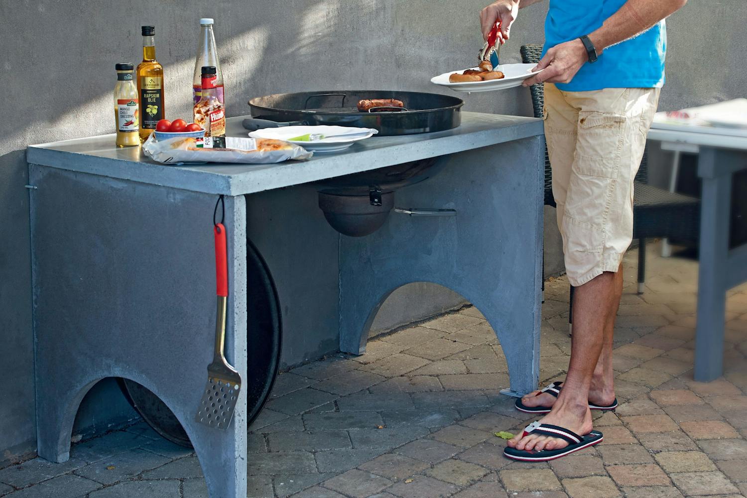 Stilig grillbord i betong